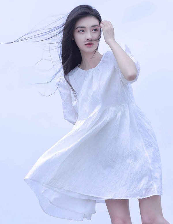 曼谷围经纪人微信